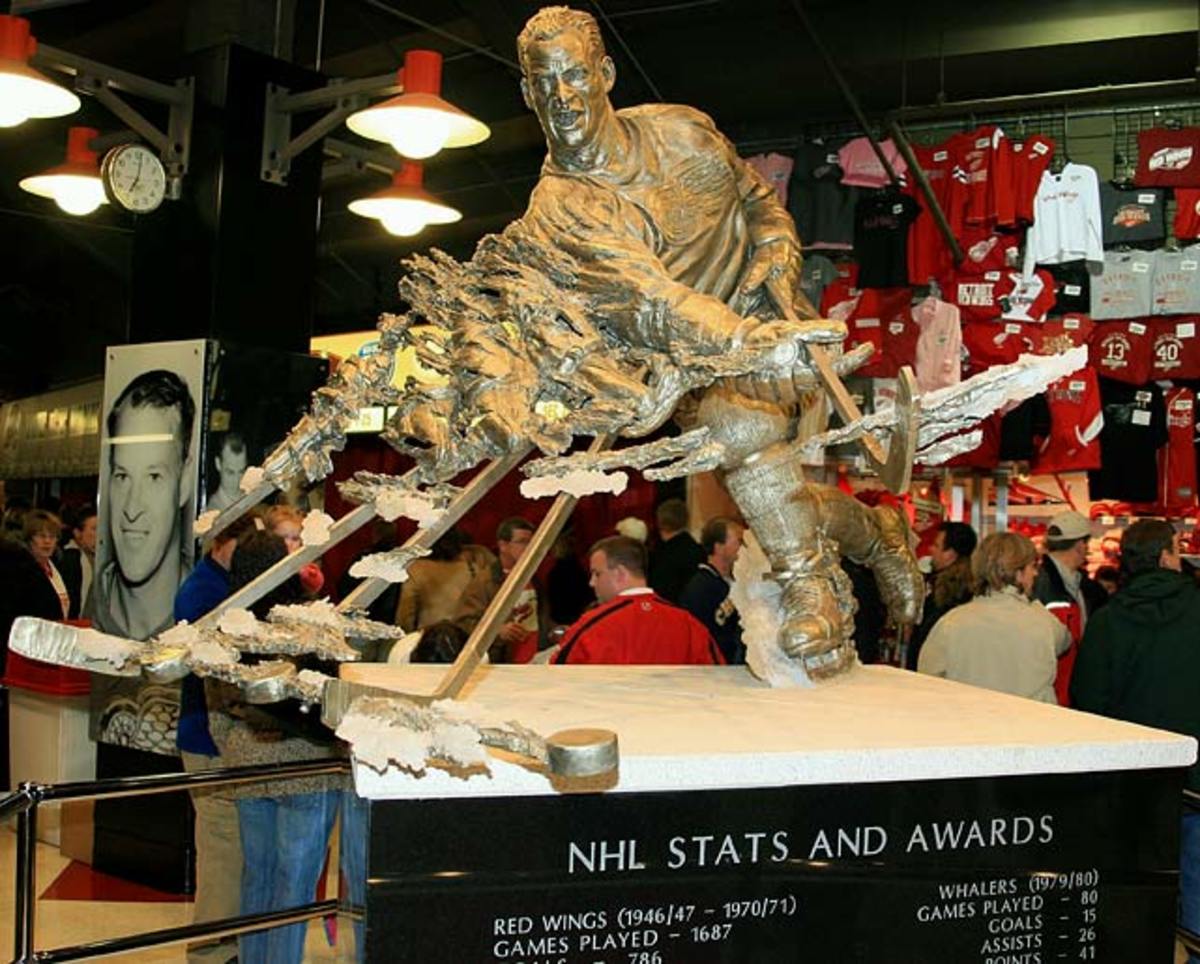 gordie-howe-statue.jpg