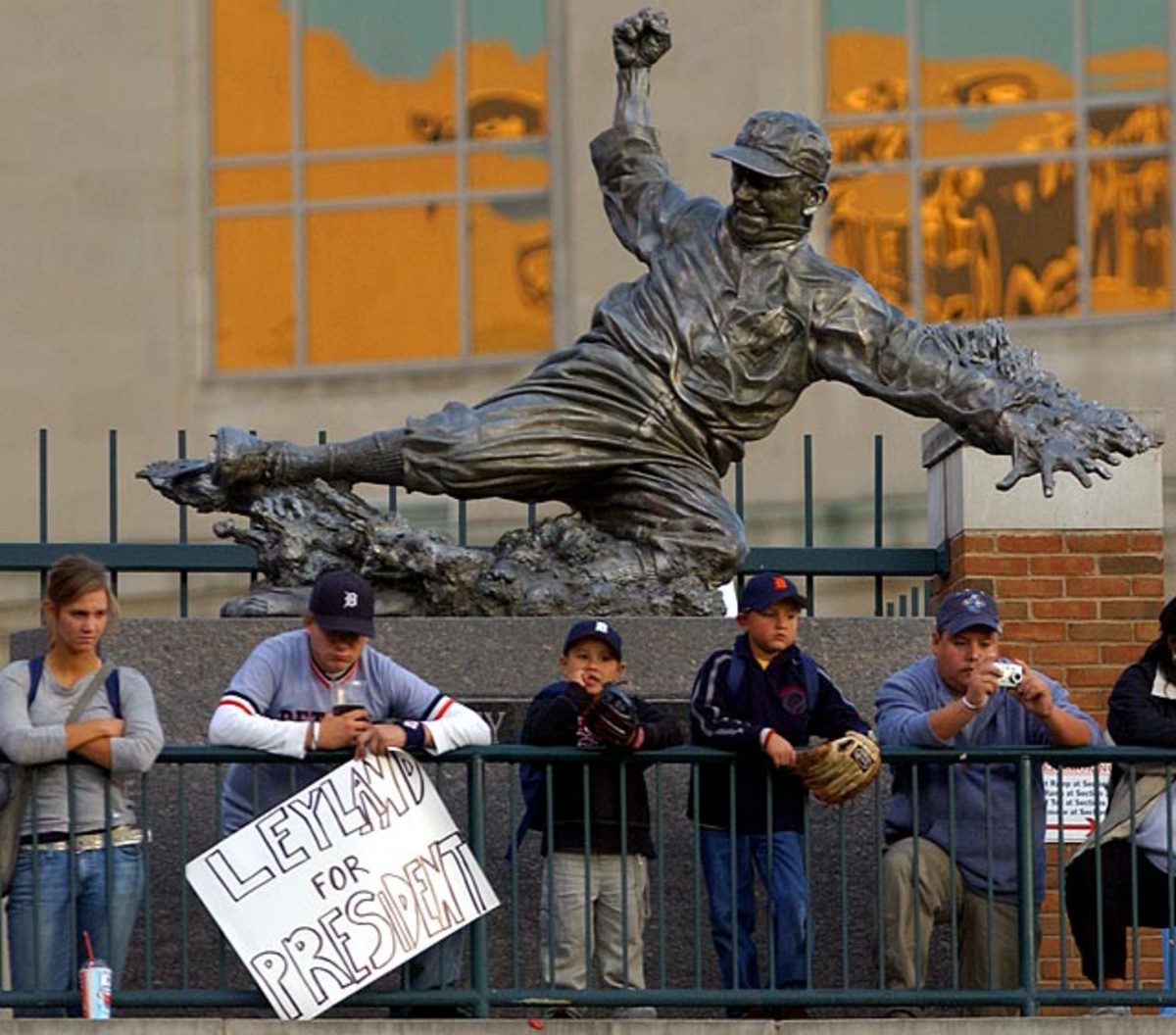 ty-cobb-statue.jpg