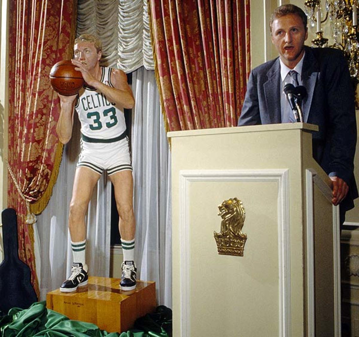 larry-bird-statue.jpg