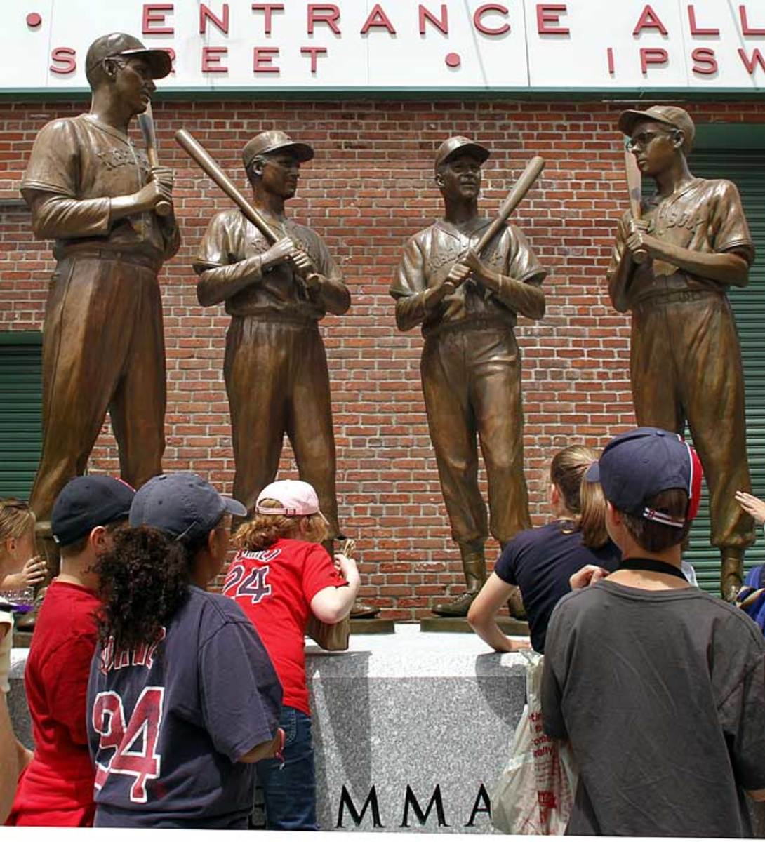 ted-williams-bobby-doerr-johnny-pesky-dom-dimaggio-statues.jpg