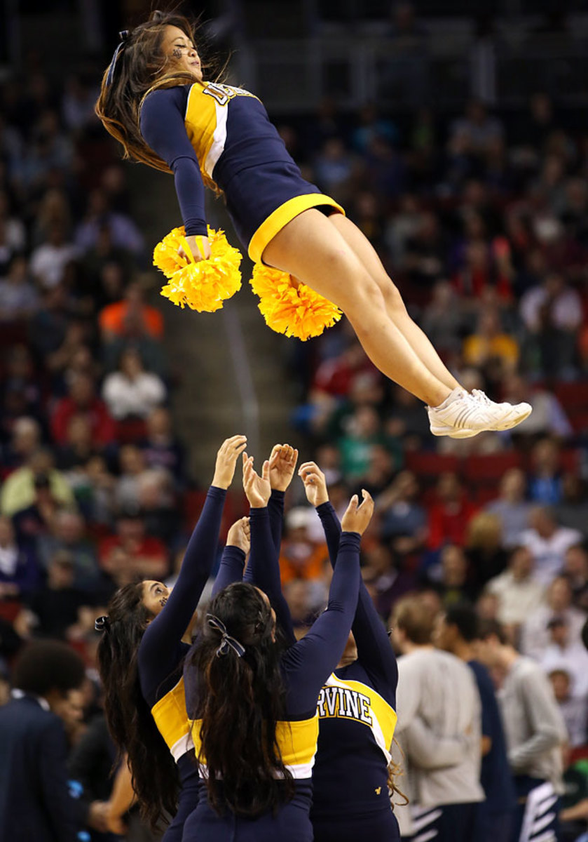 UC-Irvine-cheerleaders-467059272_10_0.jpg
