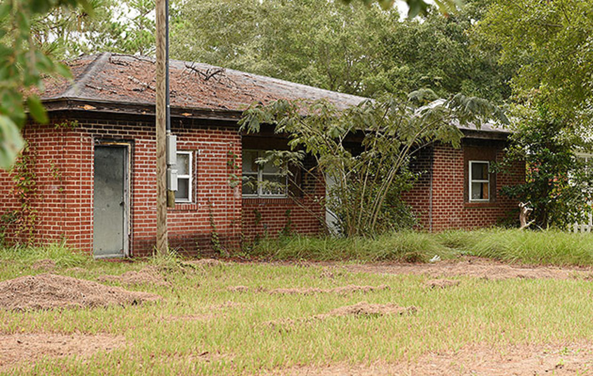 After Houston’s childhood home burned, Statesboro rallied around his family.