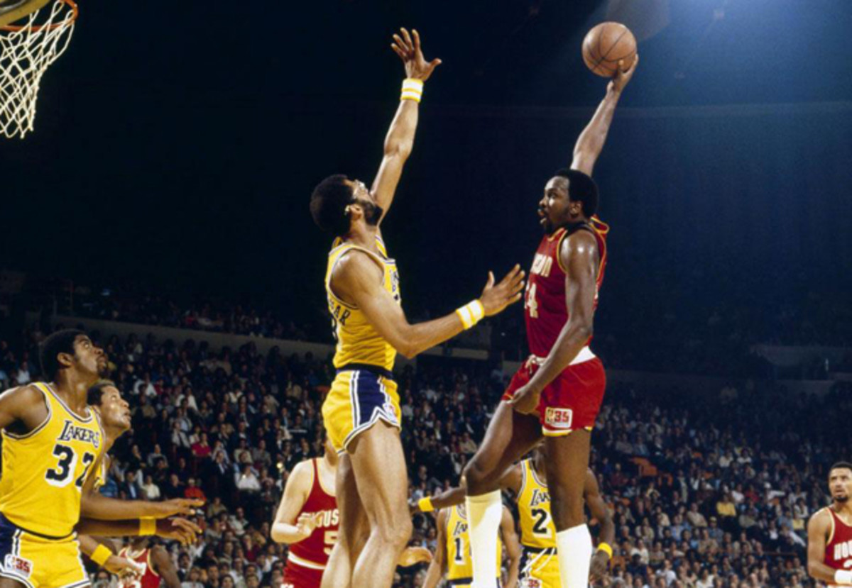 SI Photo Blog — Moses Malone shoots over Kareem Abdul-Jabbar and