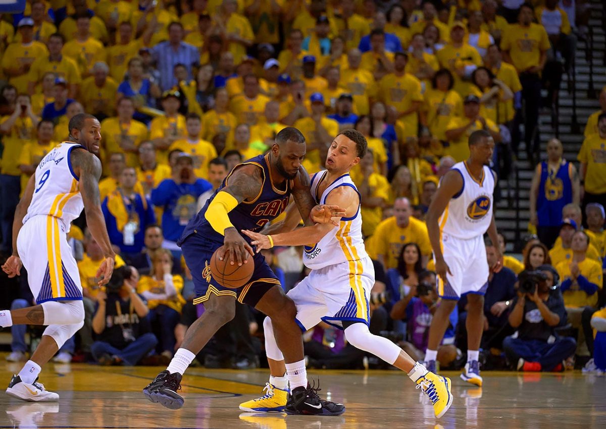 Golden-State-Warriors-Stephen-Curry-LeBron-James-X159675_TK1_8191.jpg