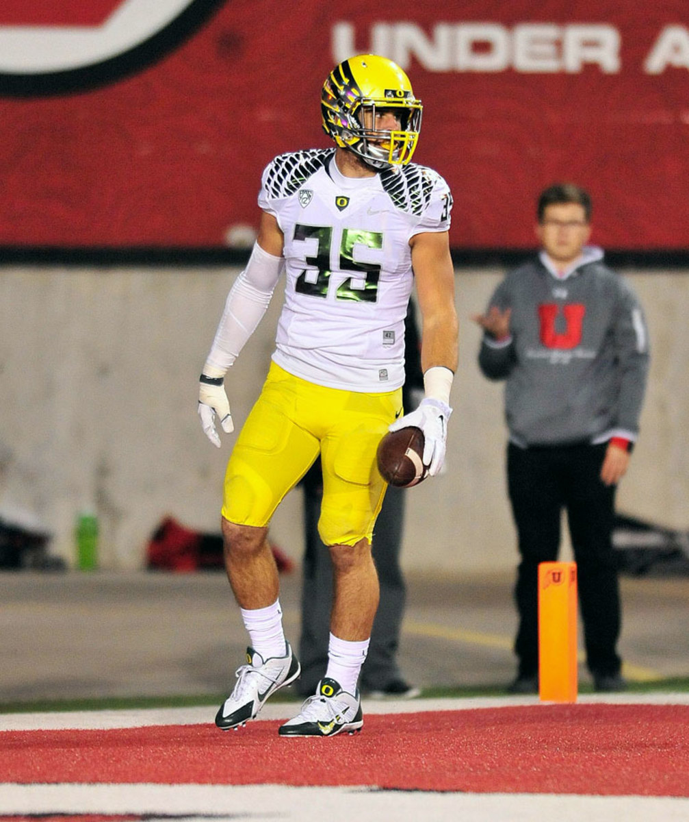 2014-1108-Oregon-Utah-Joe-Walker.jpg