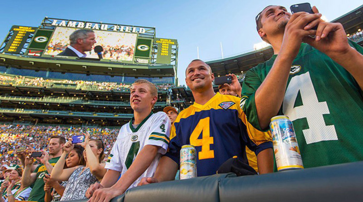 The No. 4 jerseys were out in force at Lambeau Field for Brett Favre’s return to Green Bay. (Mike Roemer/AP)