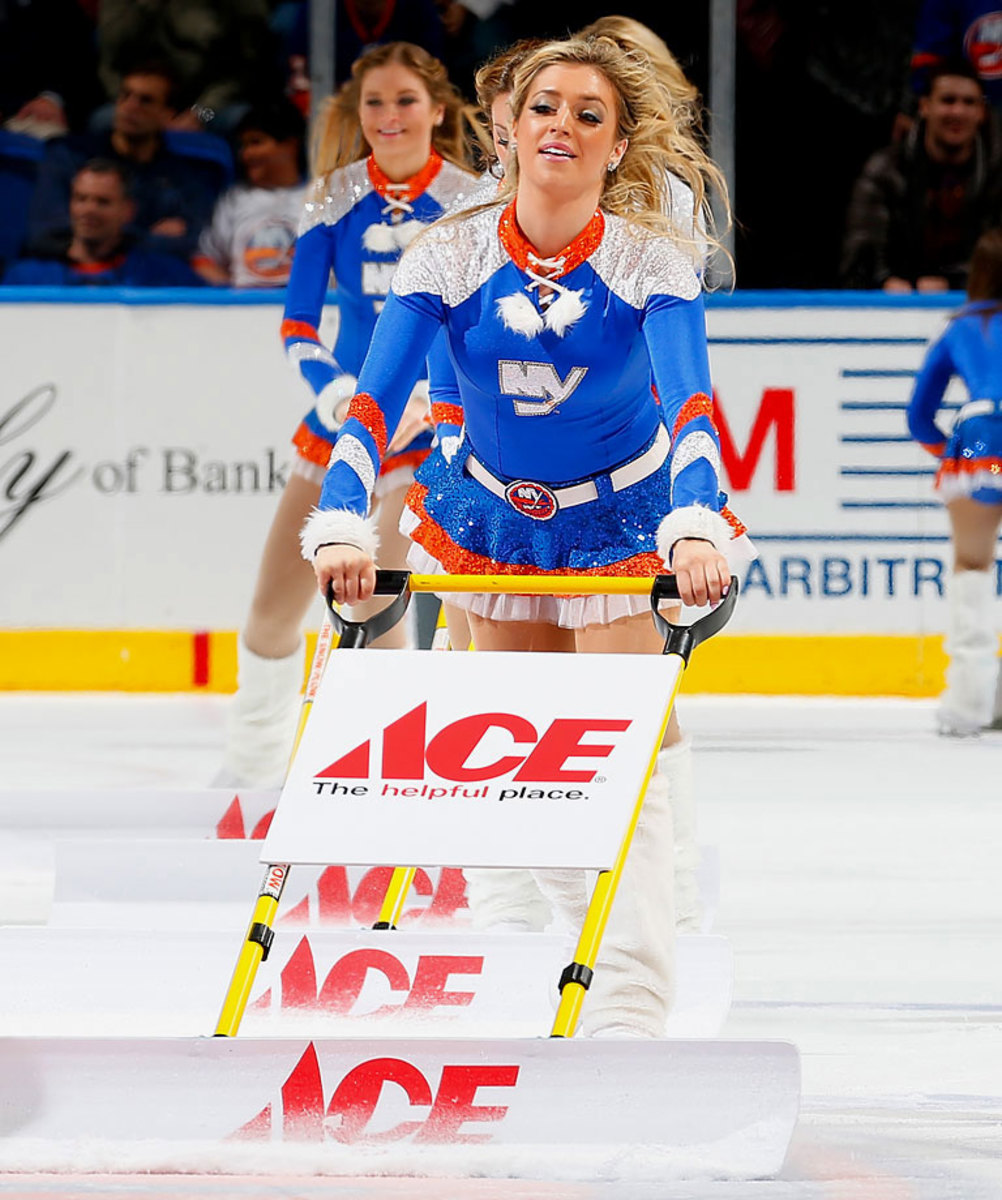 New-York-Islanders-Ice-Girls-459685472_10.jpg