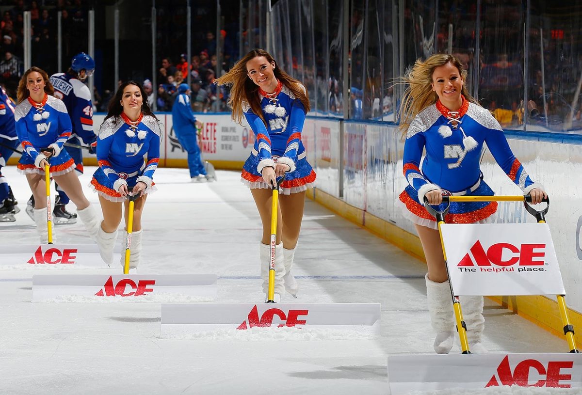 New-York-Islanders-Ice-Girls-GettyImages-464557736_master.jpg