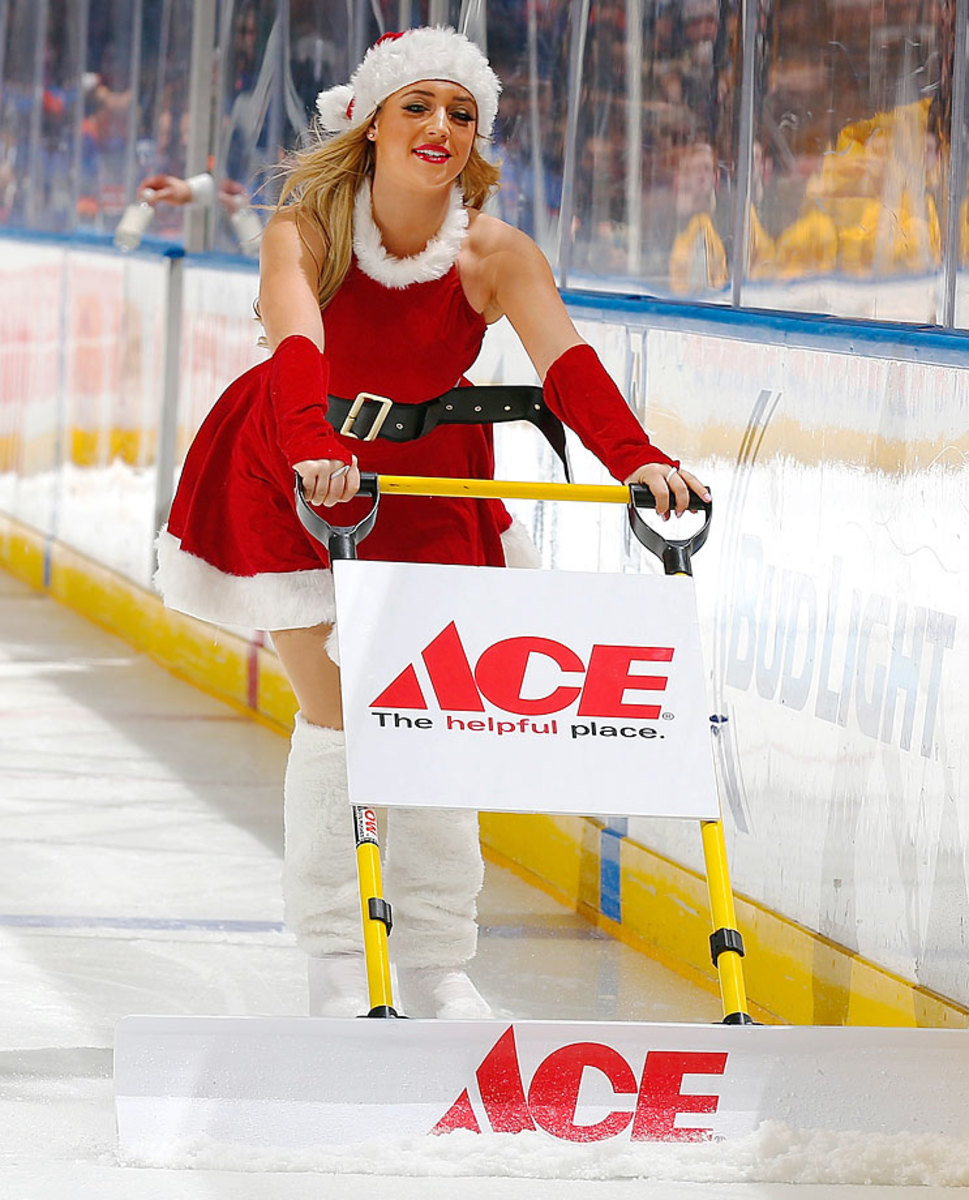 New-York-Islanders-Ice-Girls-460476624_10.jpg