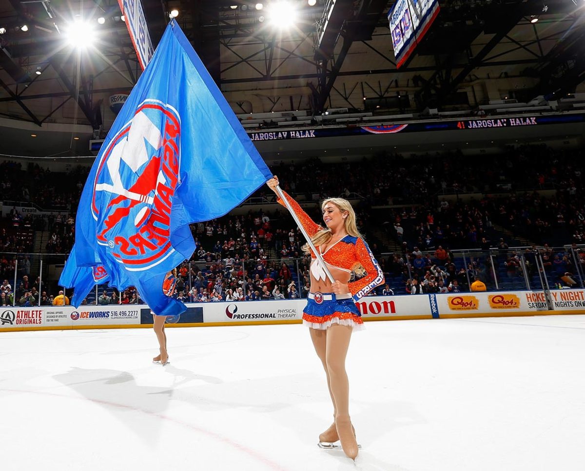 New-York-Islanders-Ice-Girls-459780814_10.jpg