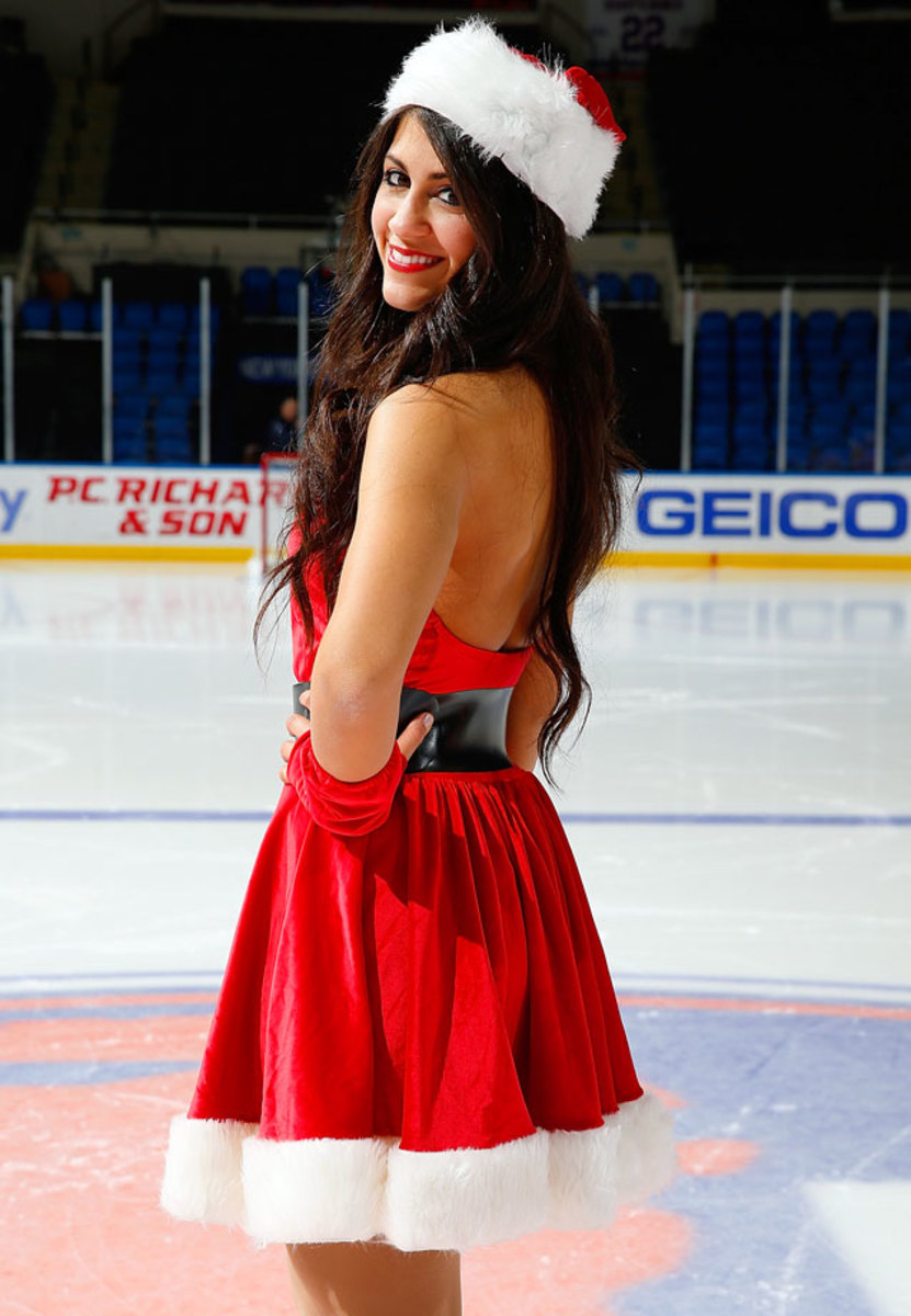 New-York-Islanders-Ice-Girls-460869360_10.jpg