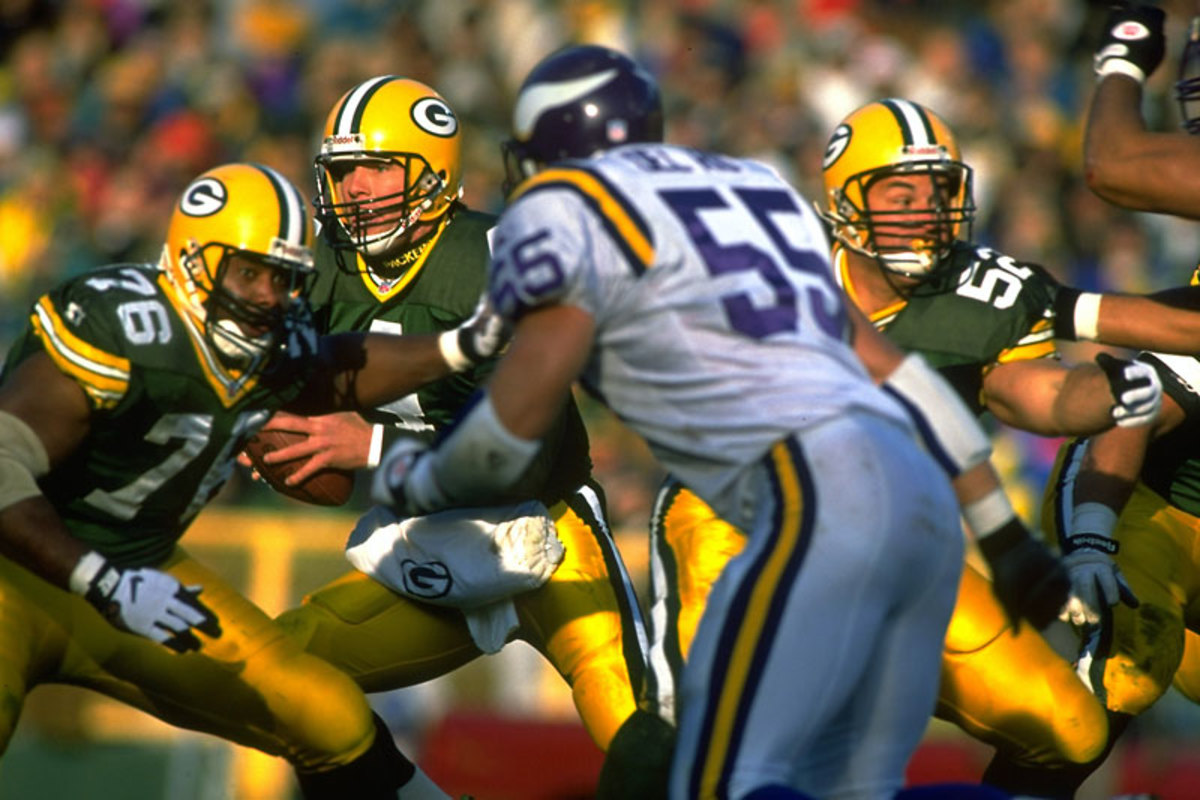 Though Holmgren would script the first 15 plays of the first and second half, Favre had ample leeway to audible when he saw the opportunity. (John Biever/Sports Illustrated)