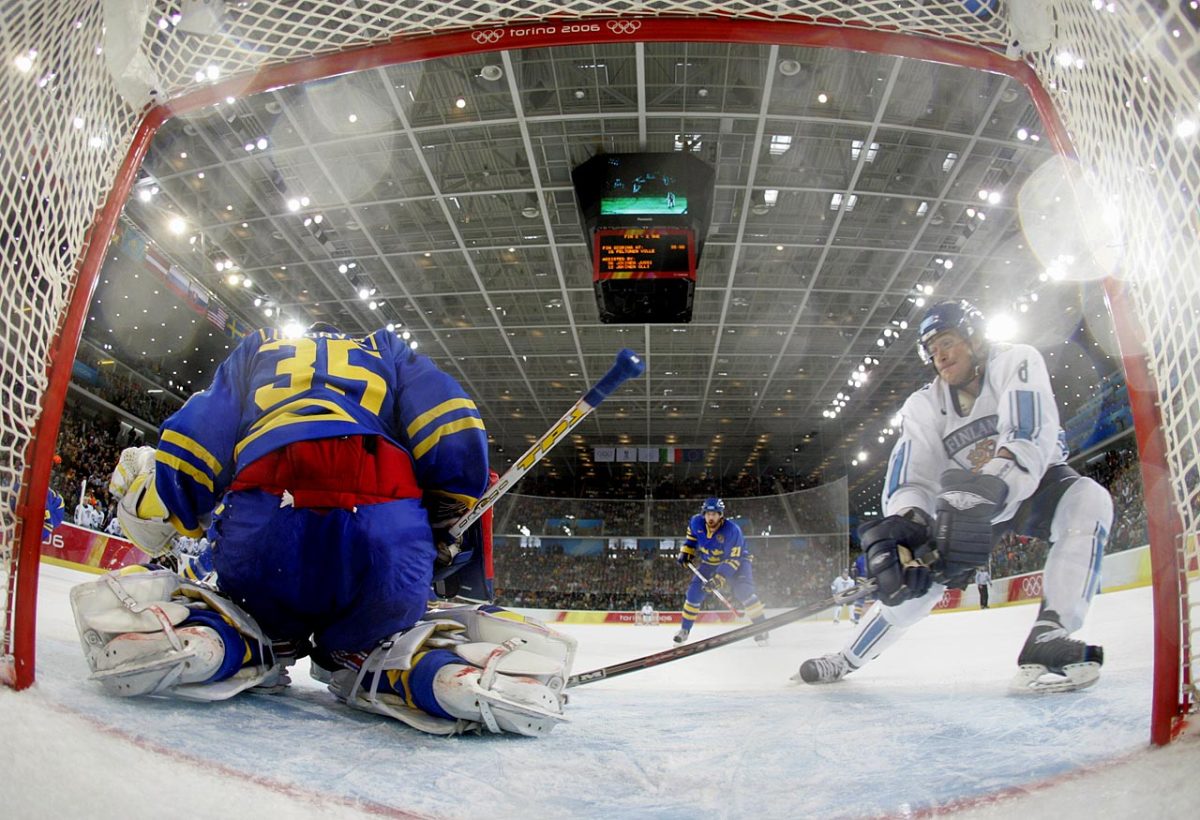 Teemu Selanne says farewell – probably – after Kings beat Ducks in playoffs, NHL