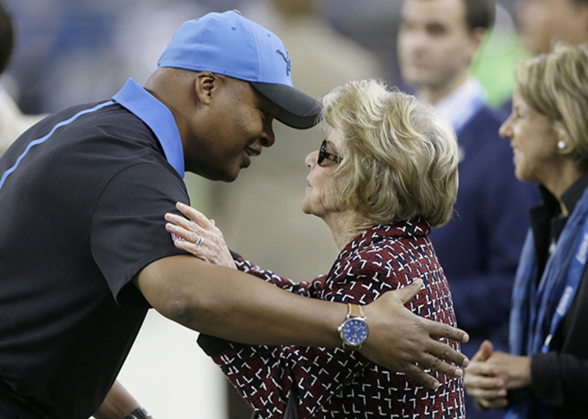 Coach Jim Caldwell and Ford had their customary greeting before the Thanksgiving Classic. The Lions went on to a third straight win.