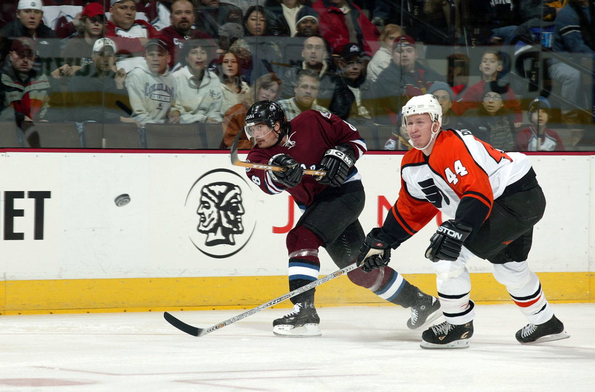 Teemu Selanne's No 8 jersey retired in the Honda Center rafters 