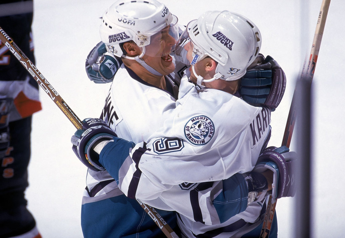 1997-Teemu-Selanne-Paul-Kariya-001288180.jpg