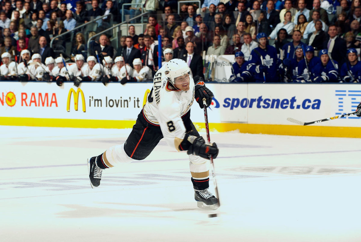 Freeway Faceoff notebook: Anaheim Ducks' Teemu Selanne not