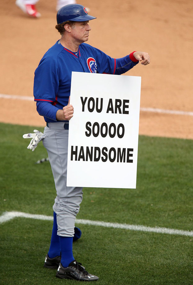 Will-Ferrell-Chicago-Cubs-third-base-coach-sign-X159357_TK1_1560.jpg