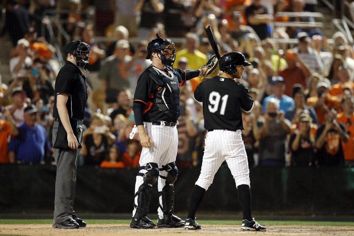 Will-Ferrell-San-Francisco-Giants-catcher-X159357_TK1_2099.jpg