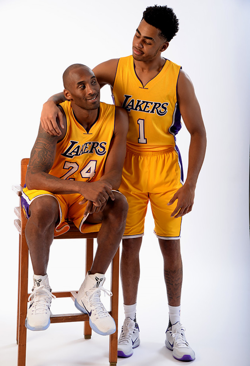 Kobe-Bryant-D'Angelo-Russell-X159986_TK1_05.jpg