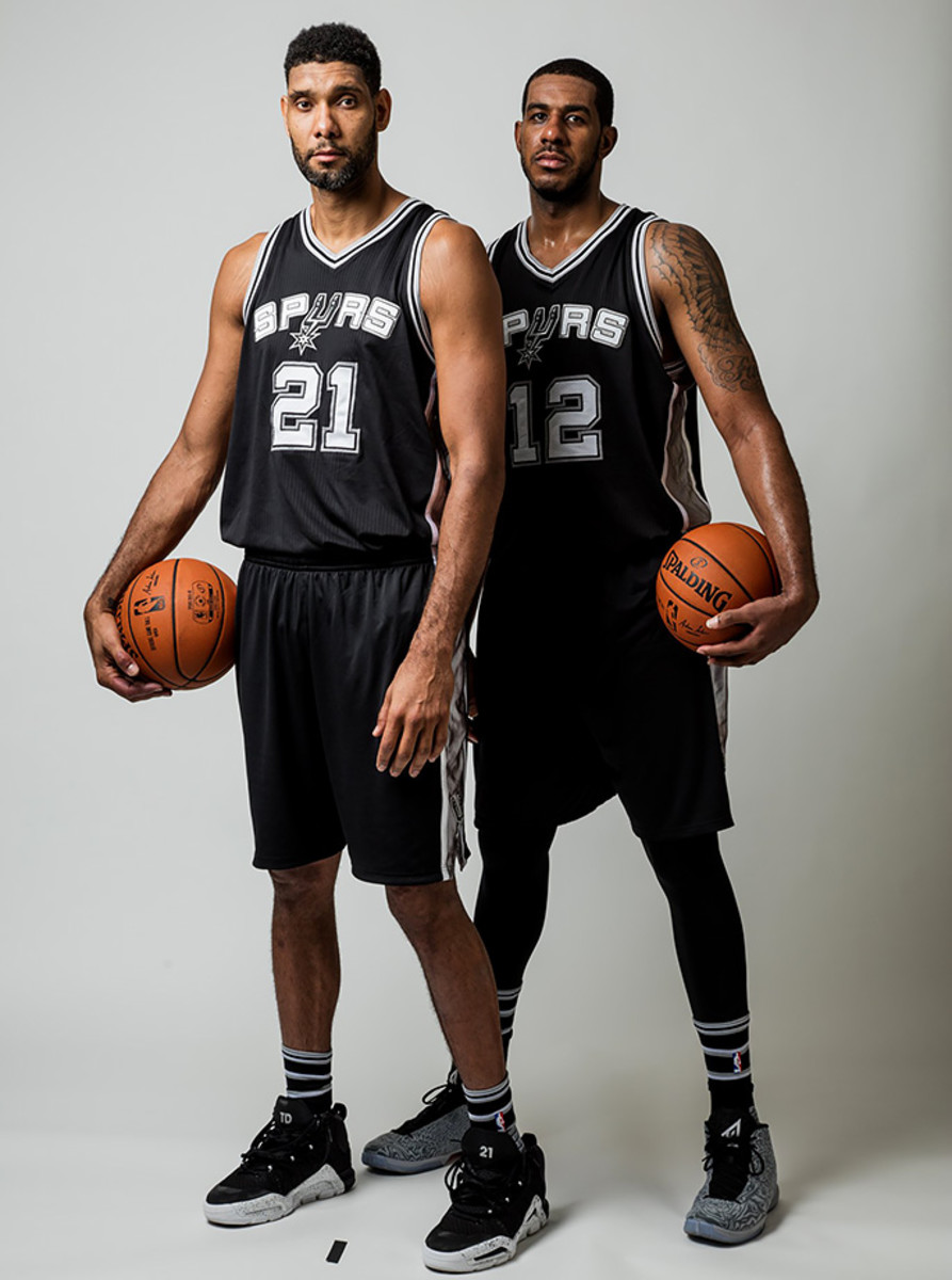 Tim-Duncan-LaMarcus-Aldridge-X160049_TK1_036.jpg
