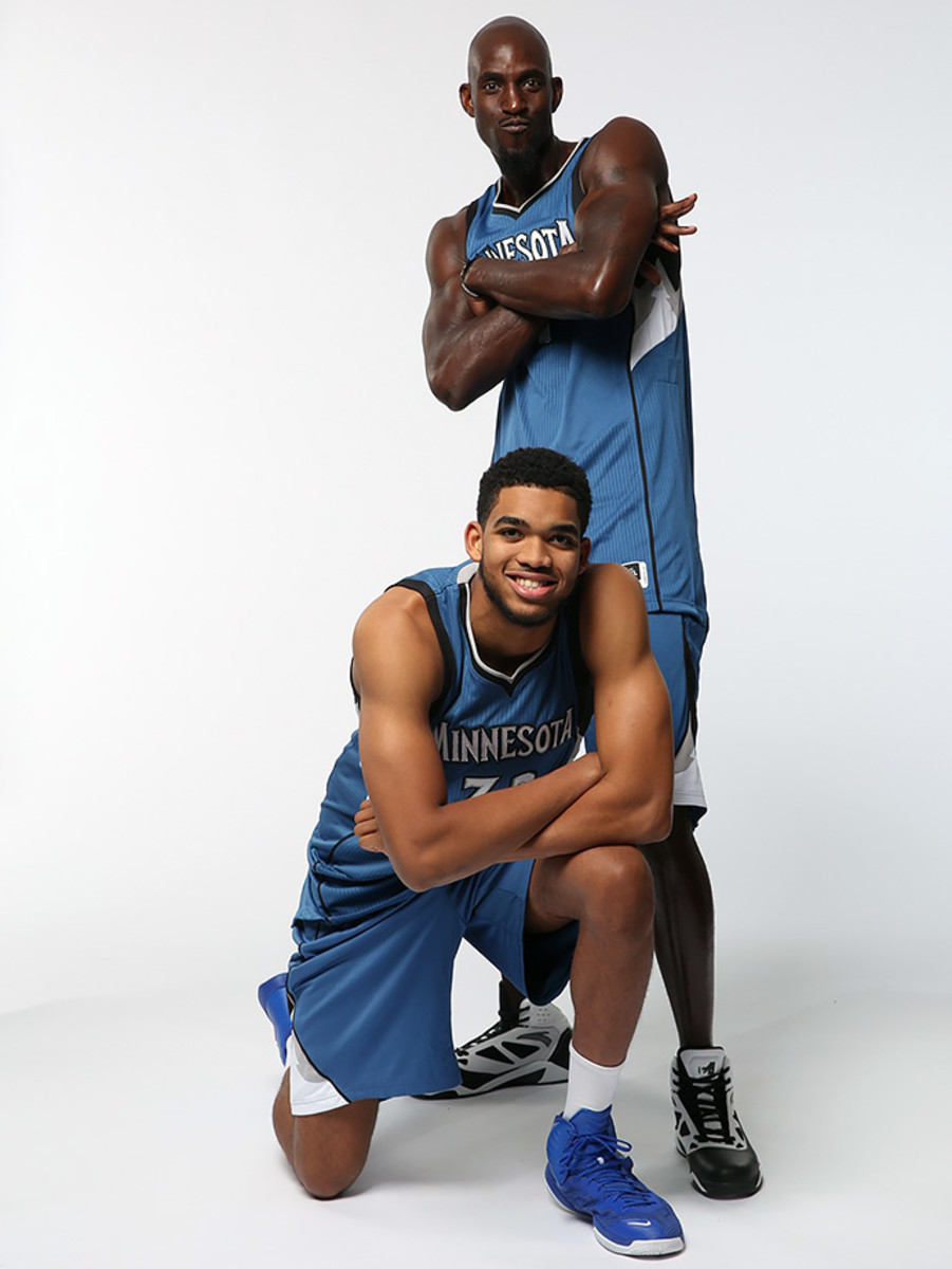 Kevin-Garnett-Karl-Anthony-Towns-X160004_TK1_040.jpg