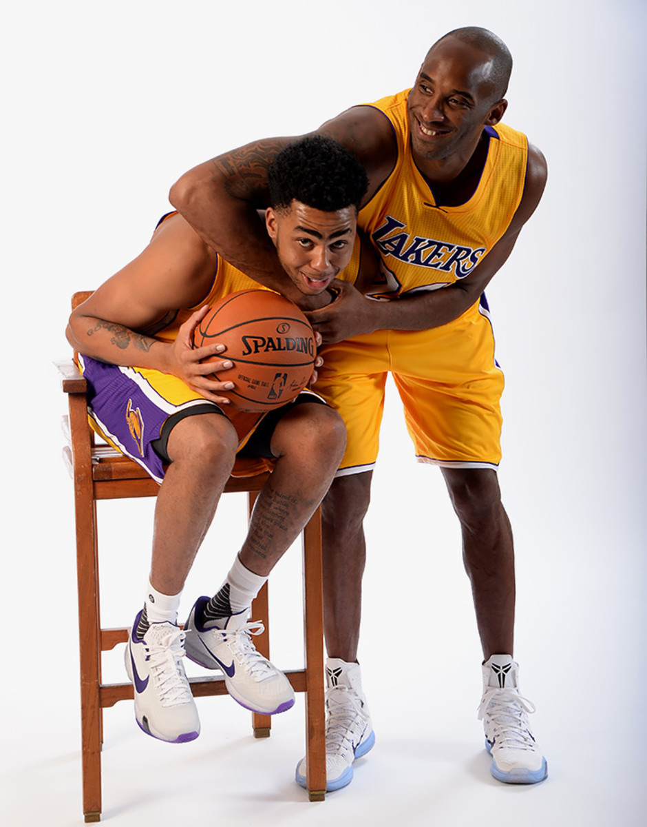 Kobe-Bryant-D'Angelo-Russell-X159986_TK1_15.jpg