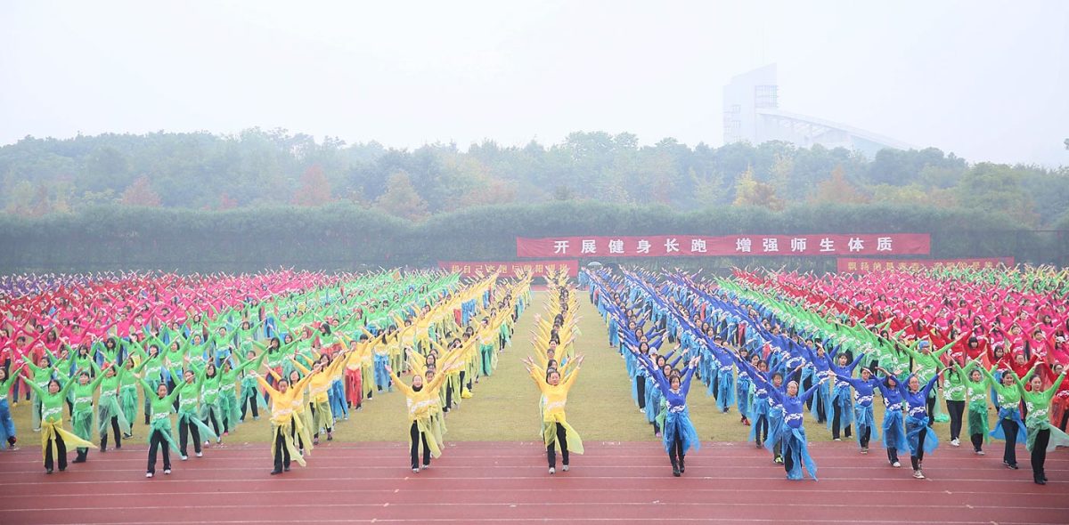 CHINAThe-largest-line-dance-multiple-venues-Zhejiang-University-3.jpg