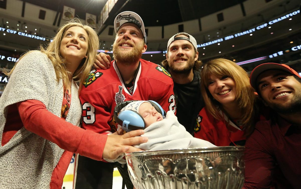 Stanley Cup: Chicago Blackhawks celebrate with adorable kids