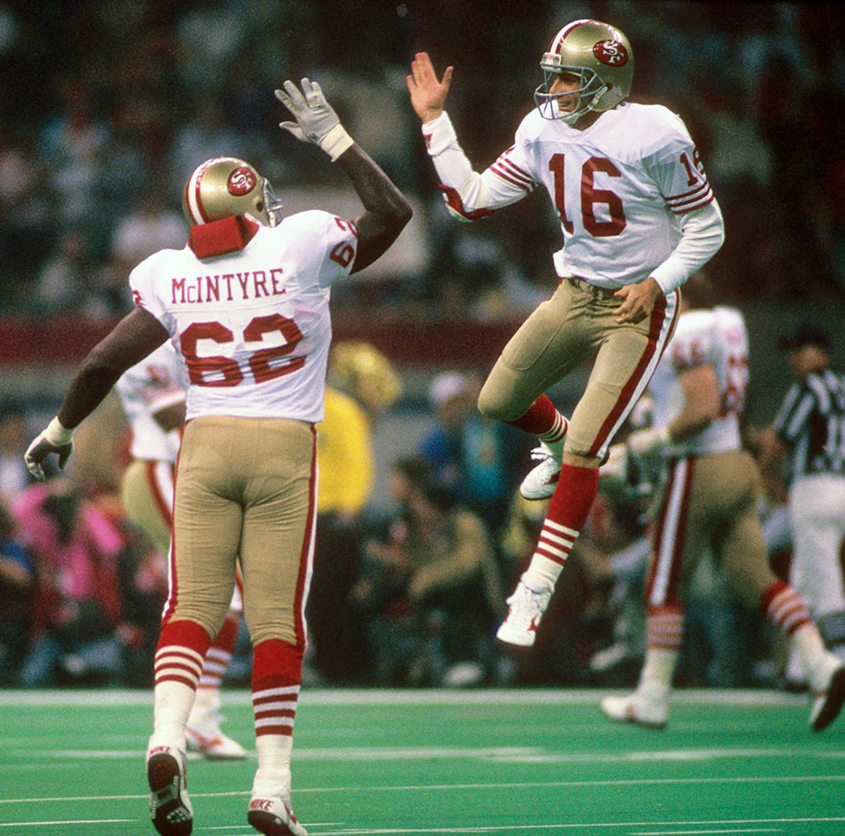 1990-0128-Super-Bowl-XXIV-Joe-Montana-Guy-McIntyre-001256684.jpg