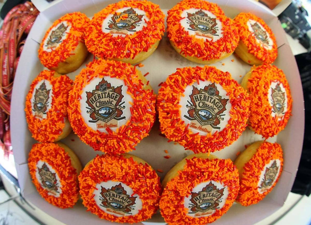 NHL-Heritage-Classic-donuts-doughnuts.jpg