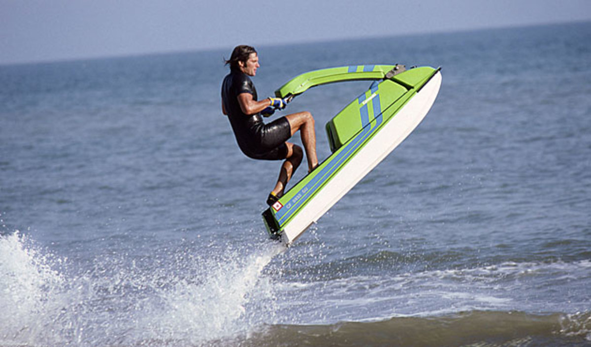 jenner-jet-ski-jgz-getty2.jpg