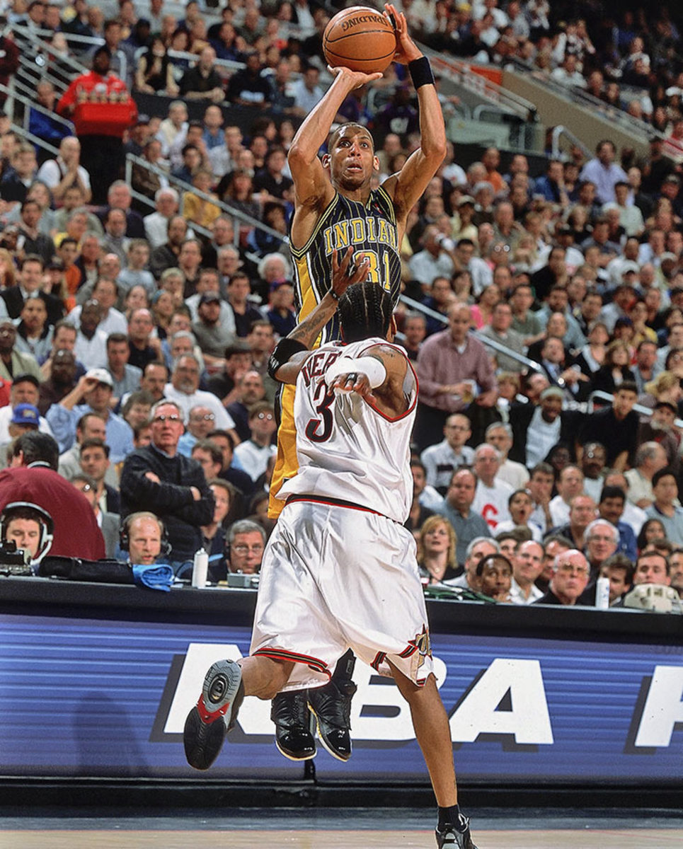 2001-0424-Reggie-MIller-Allen-Iverson-080085601.jpg