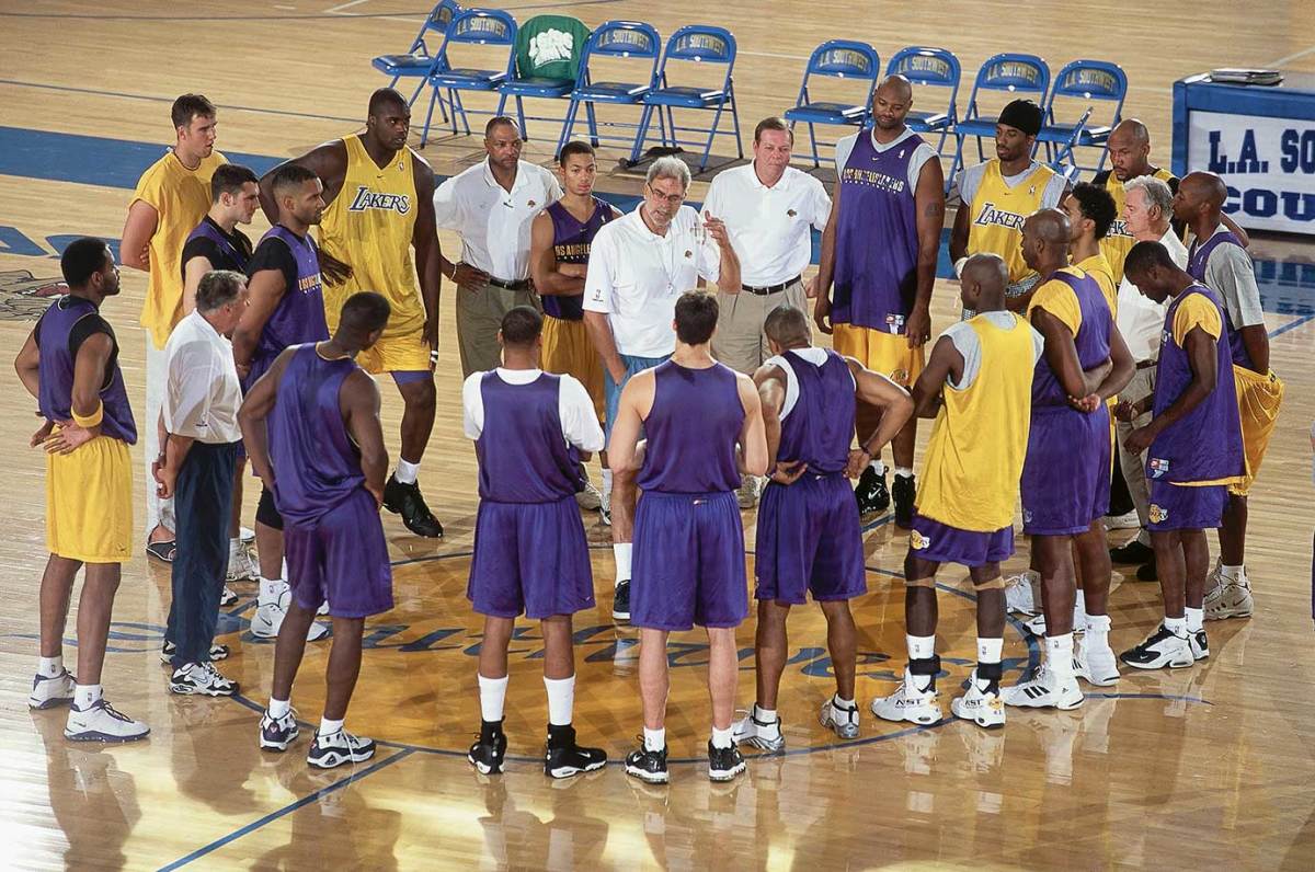 1999-1020-Phil-Jackson-Lakers-practice-005835483.jpg