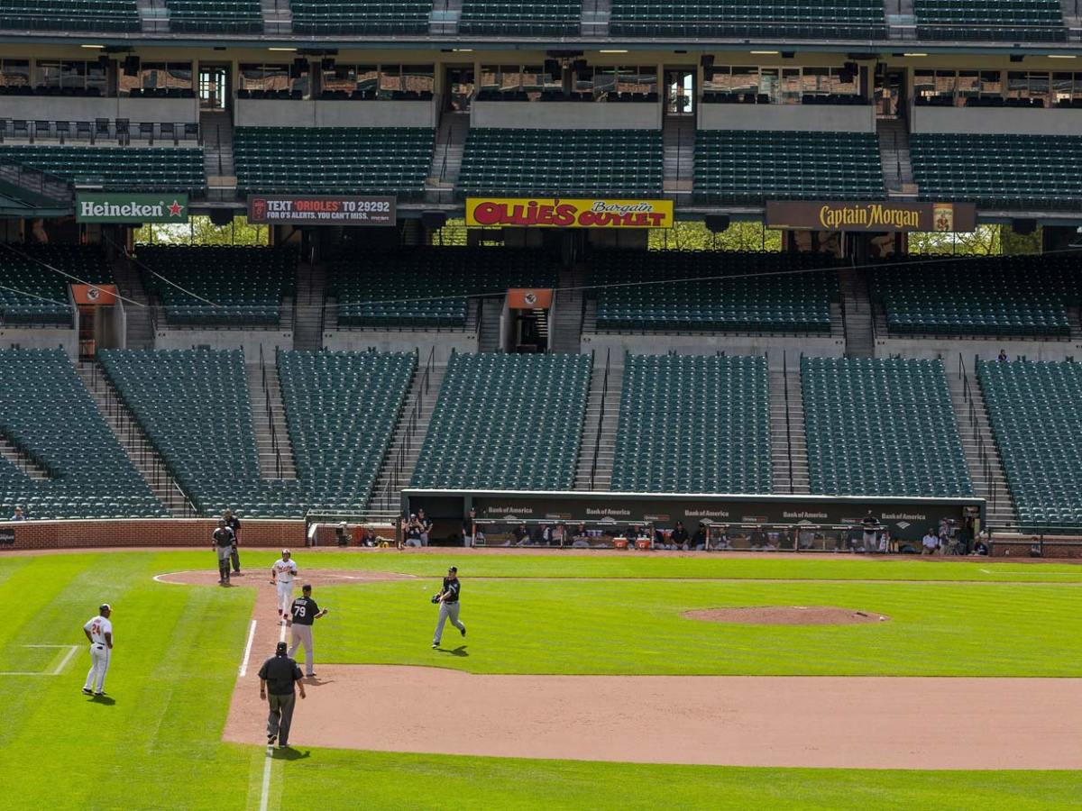 2015-Orioles-White-Sox-empty-stadium-Camden-Yards-X159545_TK1_0675.jpg
