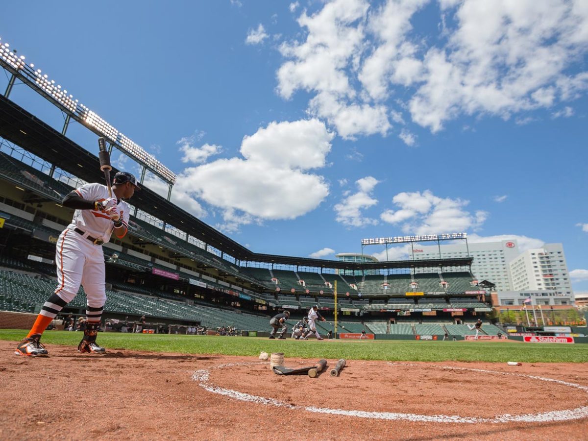 2015-Orioles-White-Sox-empty-stadium-Camden-Yards-Adam-Jones-X159545_TK1_0071.jpg