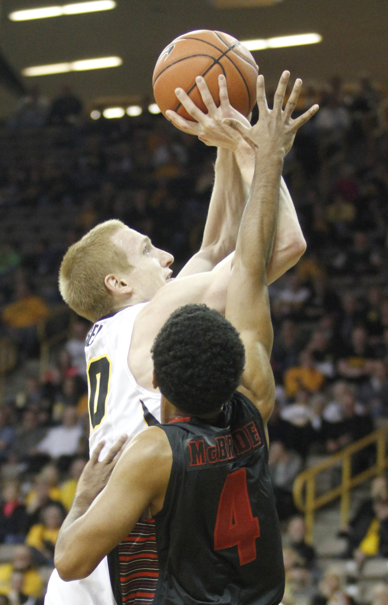 Iowa beats Gardner b 7659 in opener Sports Illustrated