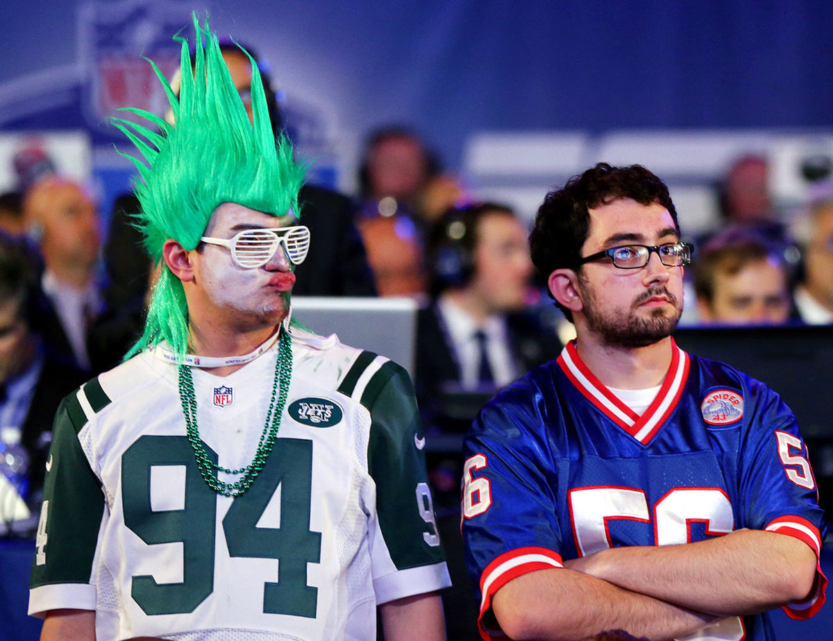 2014-New-York-Jets-Giants-fans.jpg