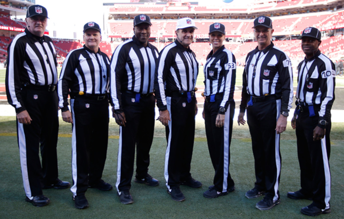 Pete Morelli's crew, just before the Cardinals-49ers game that got them "downgraded."