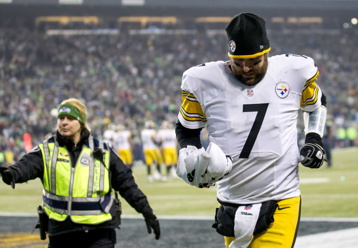 Roethlisberger self-reported his head injury, the way doctors hope players would.