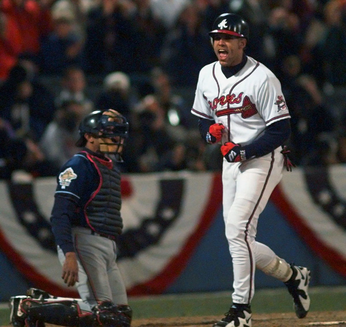 1995-World-Series-Game-6-David-Justice_0.jpg