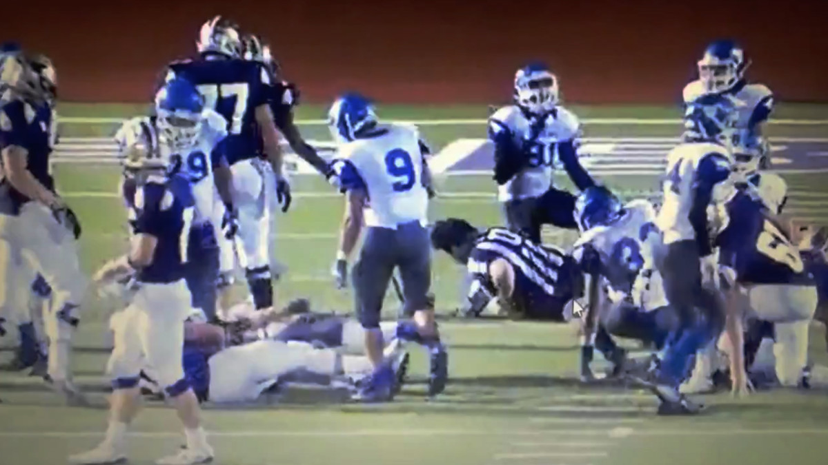 Police investigating two Texas HS football players who hit ref Sports