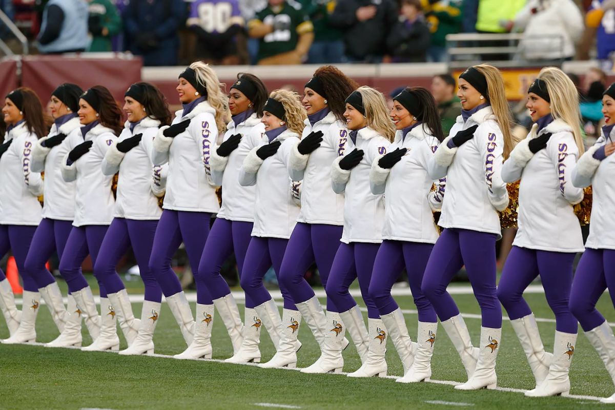 Minnesota-Vikings-cheerleaders-AP_691312332611.jpg