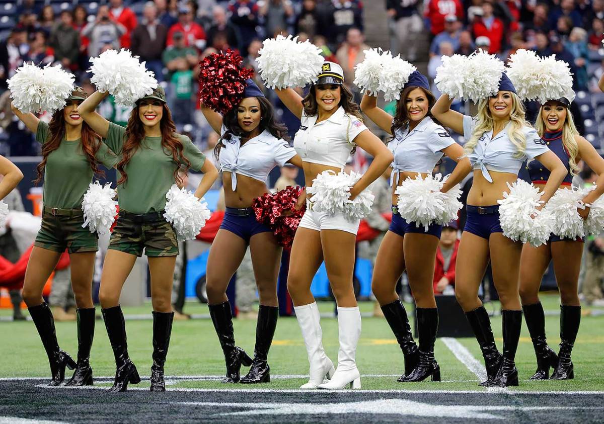 Houston-Texans-cheerleaders-AP_65453051990.jpg