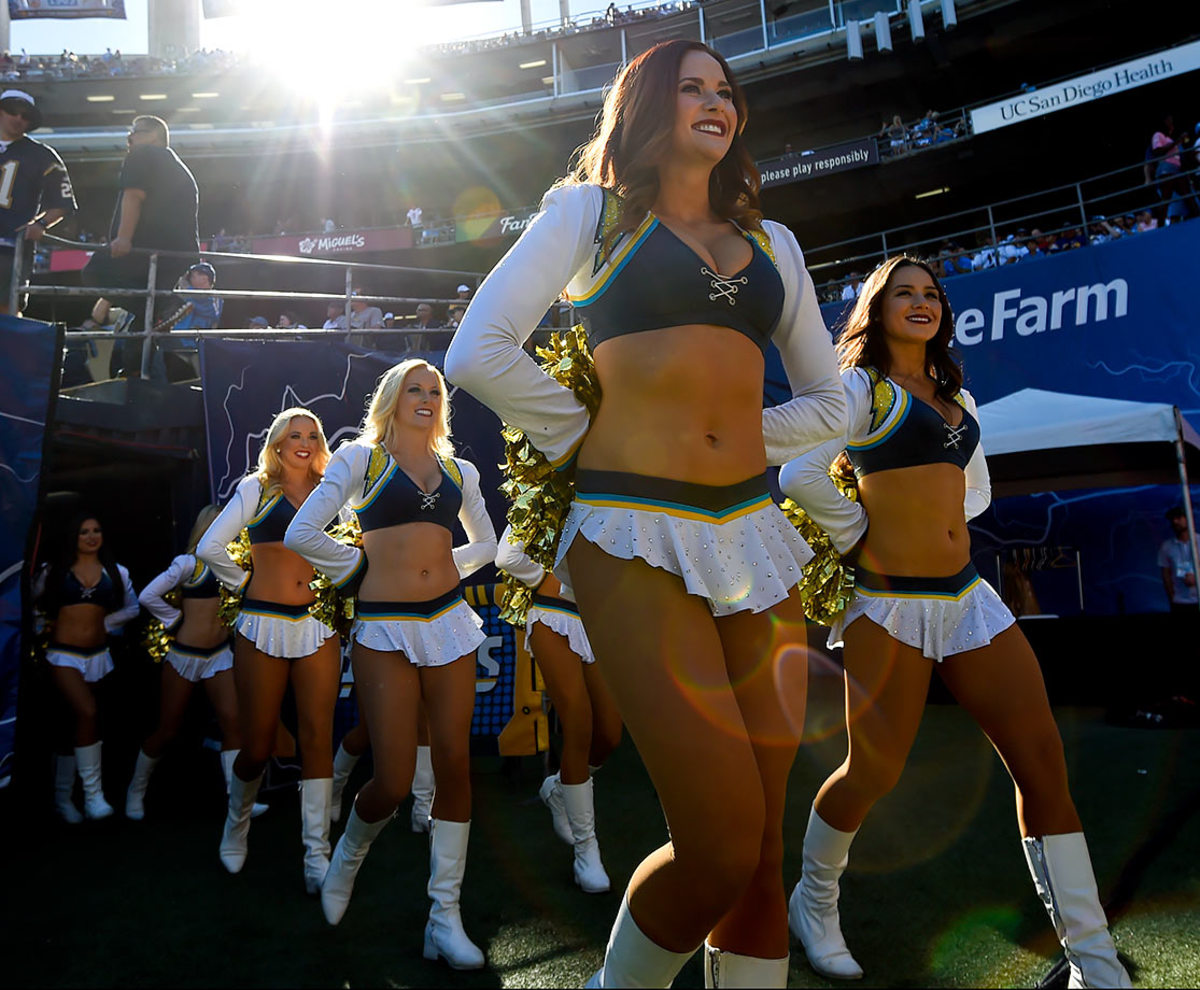 San-Diego-Chargers-Charger-Girls-cheerleaders-AP_29726853612.jpg