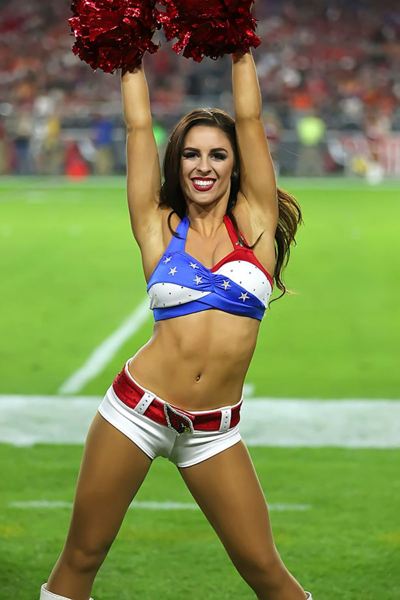 Arizona-Cardinals-cheerleaders-AZ_Cards_Cheer-112215-ZYP_1193.jpg