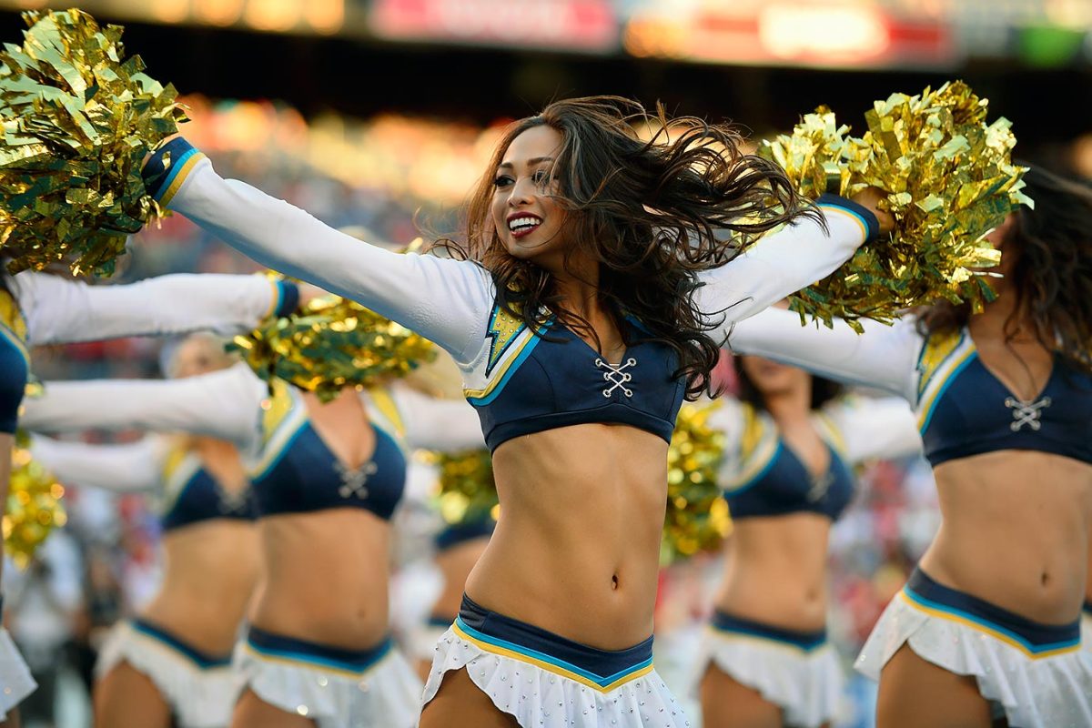 San-Diego-Chargers-Charger-Girls-cheerleaders-AP_661590646248.jpg