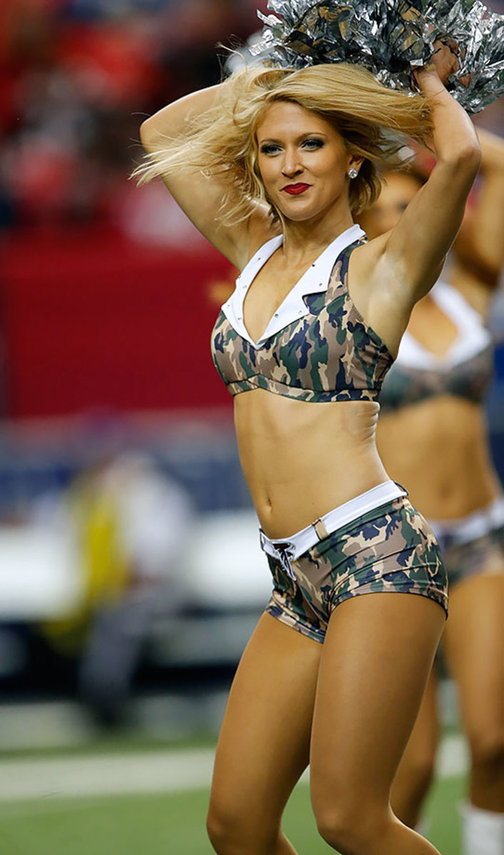 Atlanta-Falcons-cheerleaders-AP_665129908976.jpg