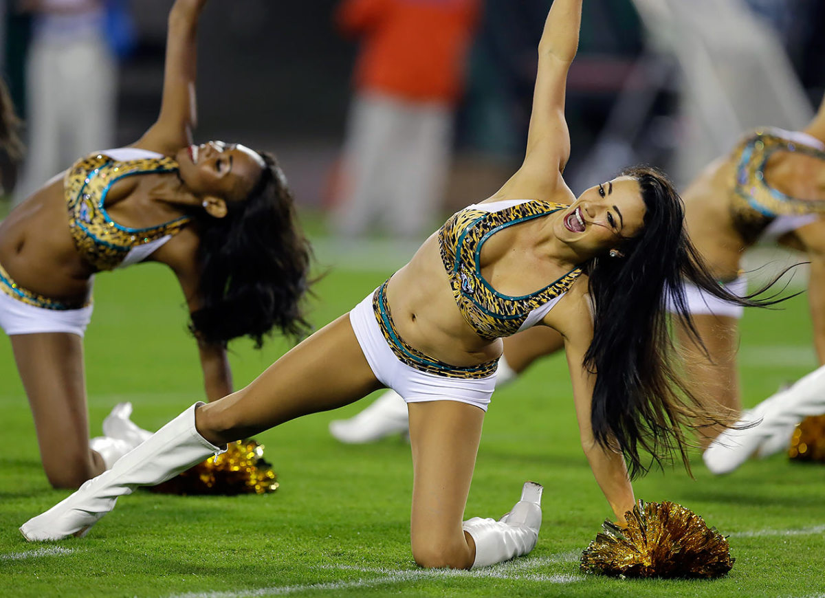 Jacksonville-Jaguars-ROAR-cheerleaders-AP_810698638705.jpg