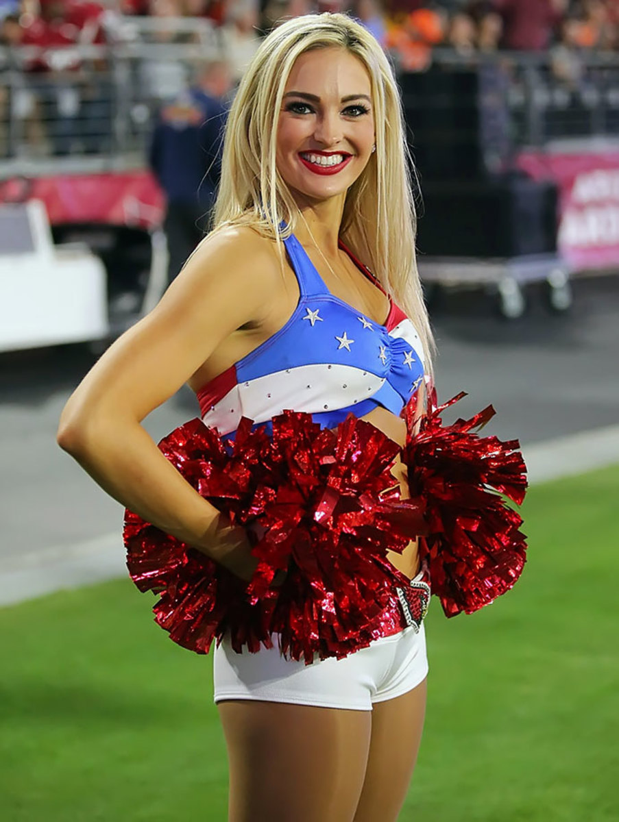 Arizona-Cardinals-cheerleaders-AZ_Cards_Cheer-112215-ZYP_1311.jpg